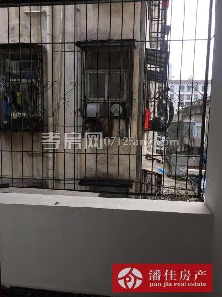 【潘佳房產(chǎn)推薦】【建設(shè)路中段2/6樓110㎡3室2廳中裝出租】