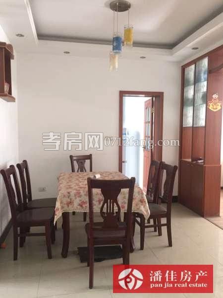 【潘佳房产推荐】【泰阳城2/6楼126平米中等装修拧包入住出租，有图】