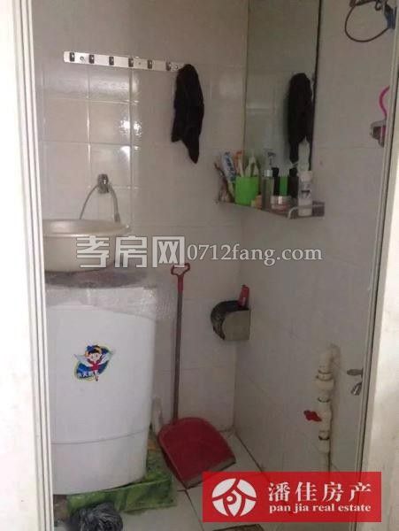 【潘佳房產(chǎn)推薦】【分絲路萬樂家園1室1廳車庫簡(jiǎn)裝拎包入住，有圖】