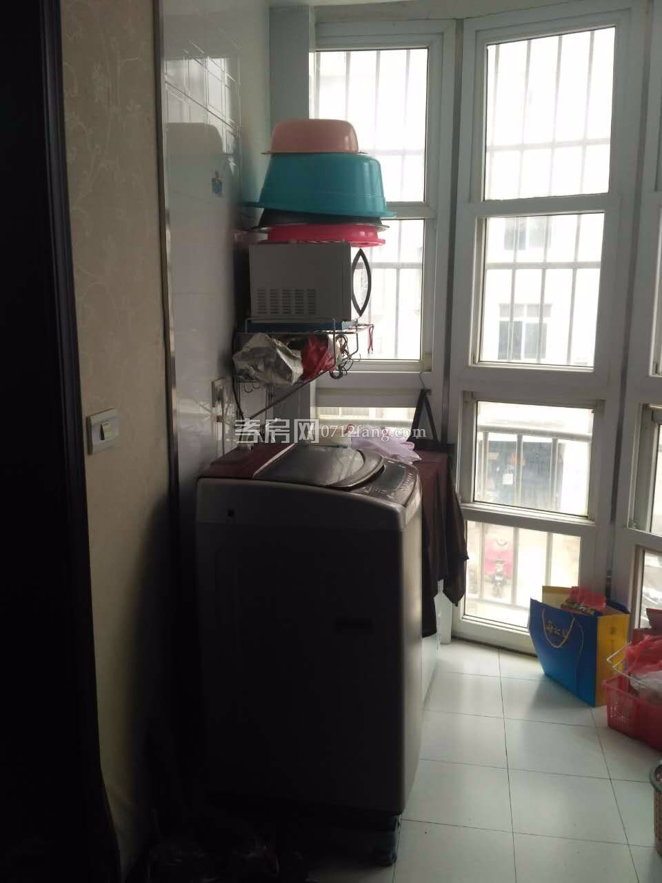 滿兩年北京二路玉泉 旁144.5平3樓