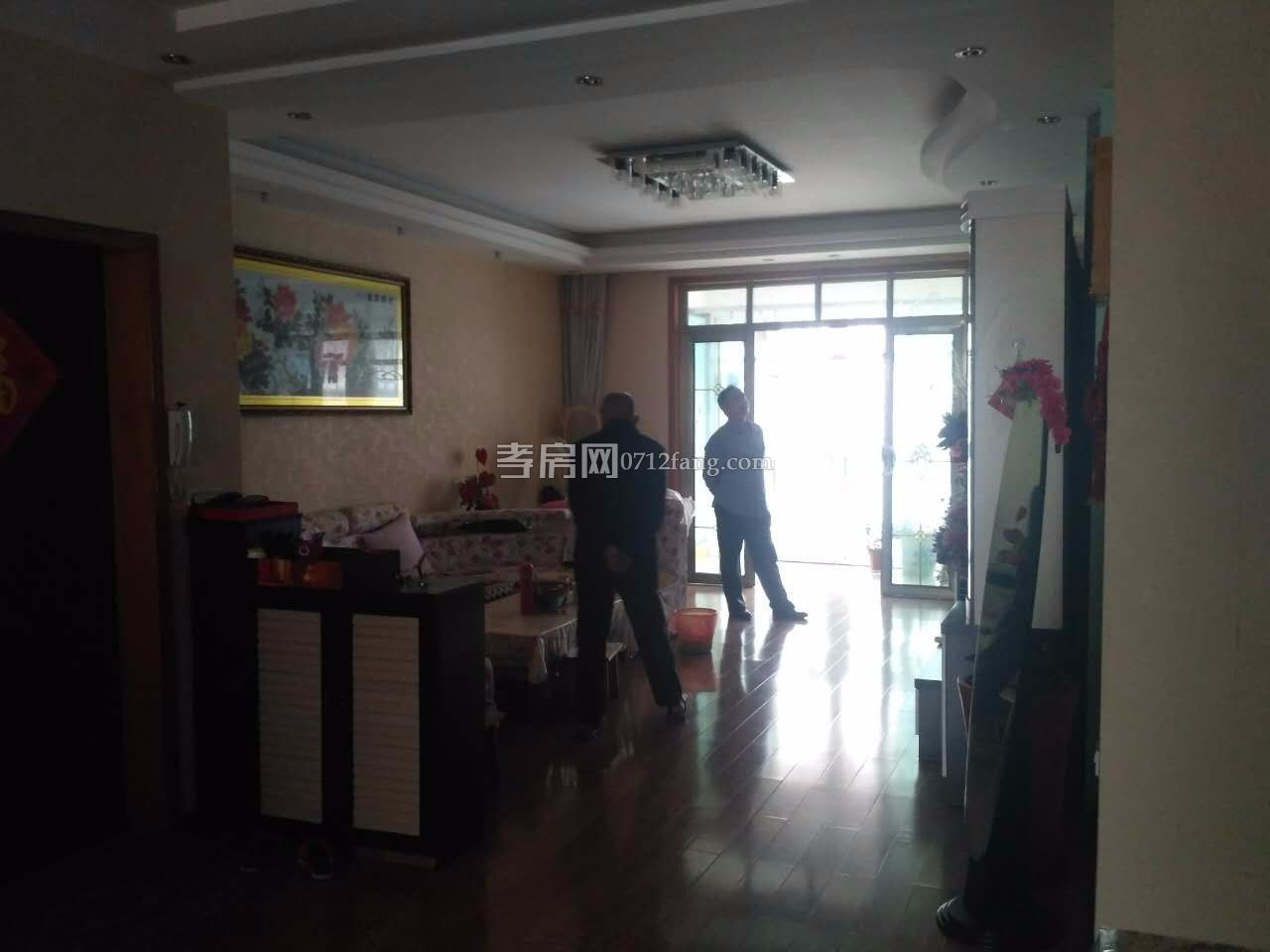 滿兩年北京二路玉泉 旁144.5平3樓