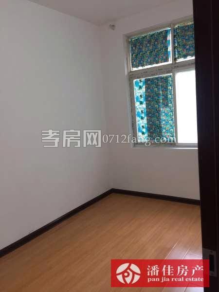 【潘佳房产推荐】【建设路中段2/6楼110㎡3室2厅中装出租,有图】