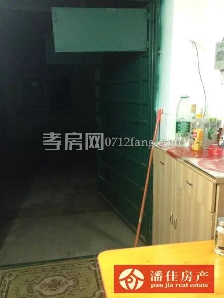 【潘佳房产推荐】【分丝路万乐家园1室1厅车库简装拎包入住,有图】