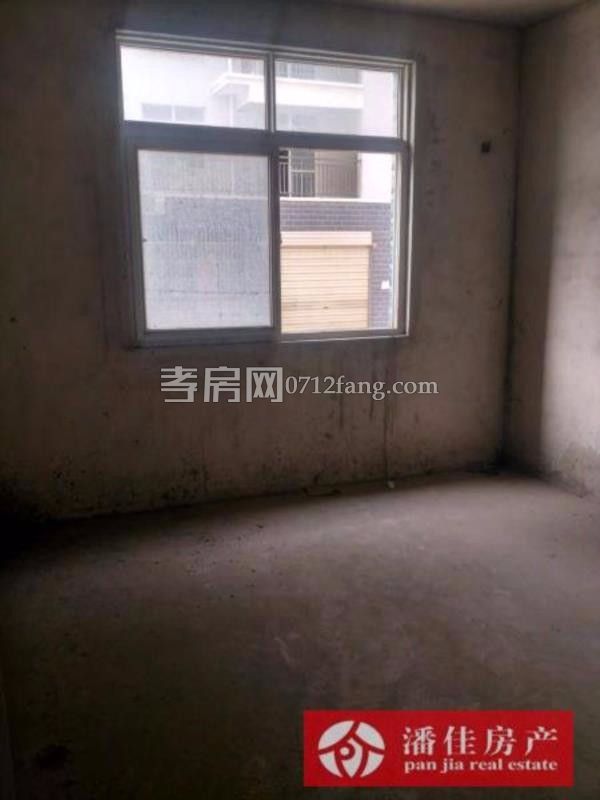 滿二體育館旁小康新村2室2廳1衛(wèi)109平精裝修拎包入住