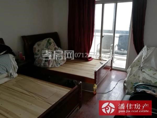 馨都上層3室2廳2衛(wèi)129.83平方73萬