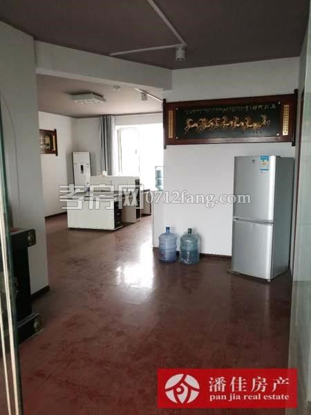 馨都上層3室2廳2衛(wèi)129.83平方73萬