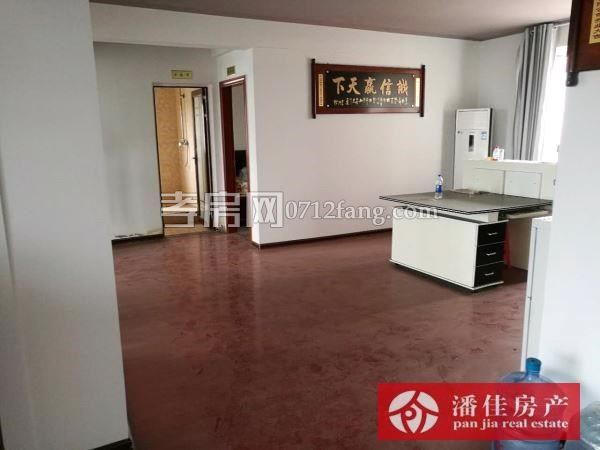 馨都上層3室2廳2衛(wèi)129.83平方73萬