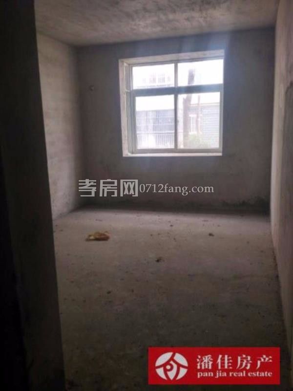 鼎觀世界3室2廳1衛(wèi)98平精裝修準(zhǔn)新房中間樓層