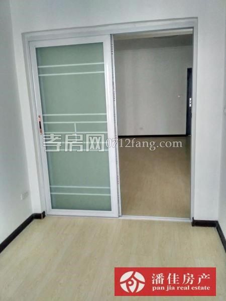 【潘佳房產(chǎn)推薦】【文昌中學(xué)學(xué)區(qū) 交通西路市建委院內(nèi) 102平 3室 3樓 65萬(wàn)】