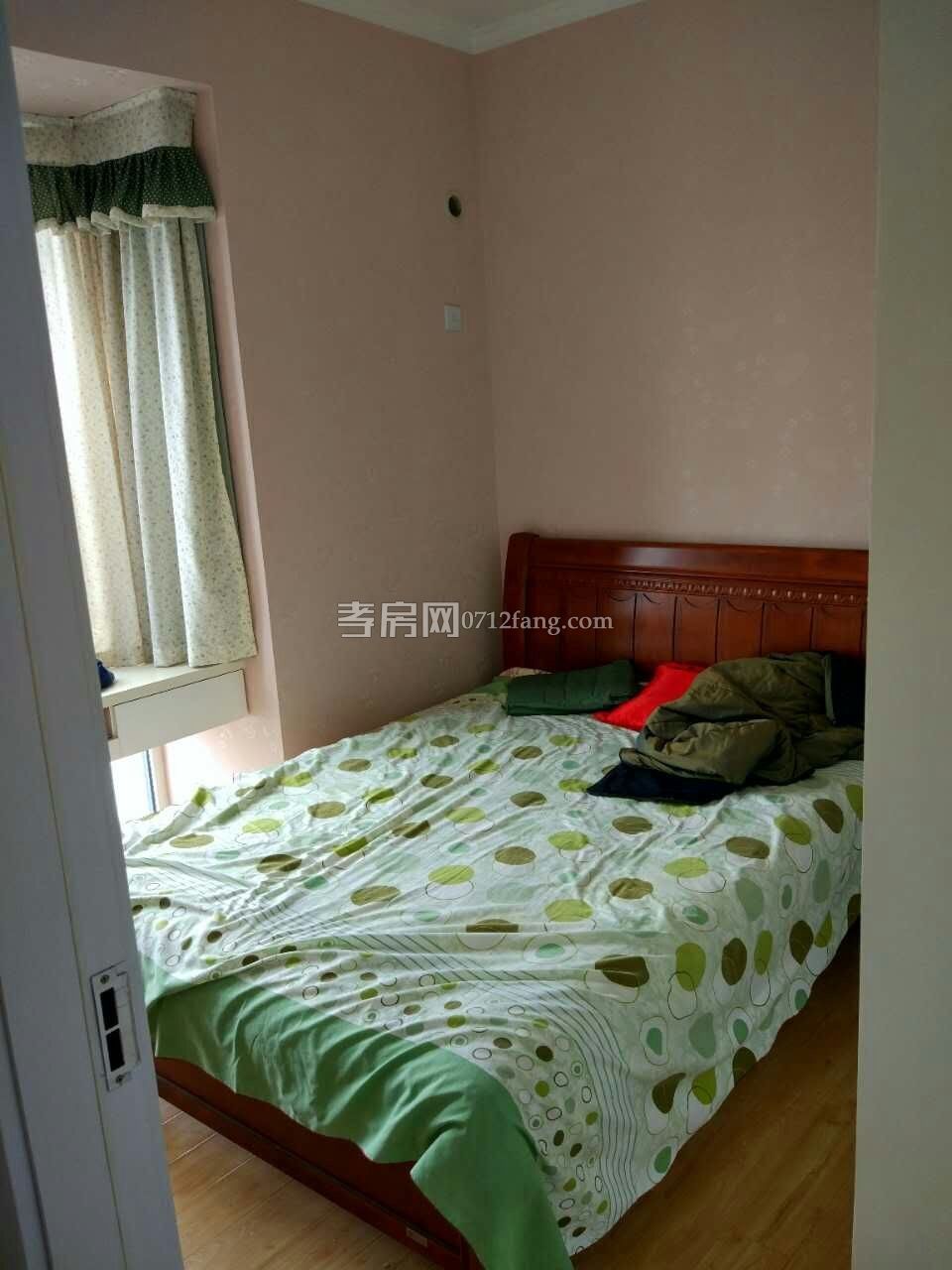 D373銅雀臺一期二室二廳一衛(wèi)16/18中裝兩證滿五面積83平米售價58萬