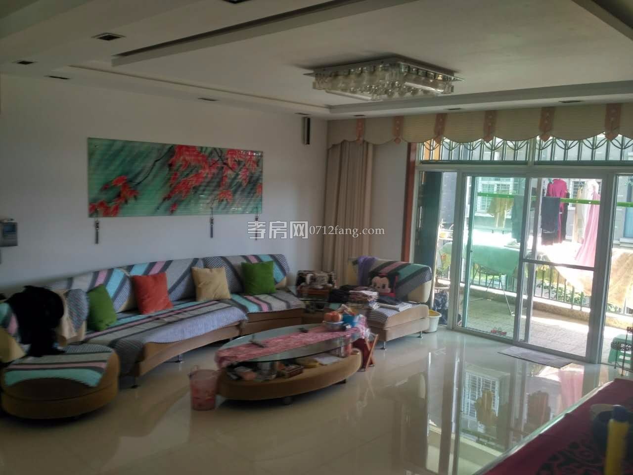 滿二精裝修寶成佳園3室2廳1衛(wèi)107平3樓