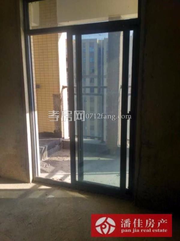 星河天街3室2廳1衛(wèi)2陽(yáng)臺(tái)97送15平觀景高層