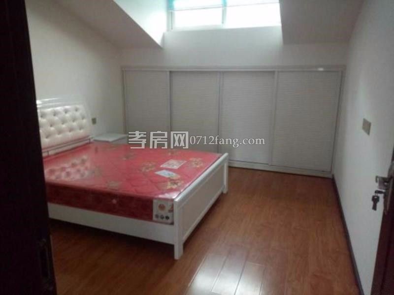 掛口小區(qū)大三房，精裝修，送全套家電，拎包入住