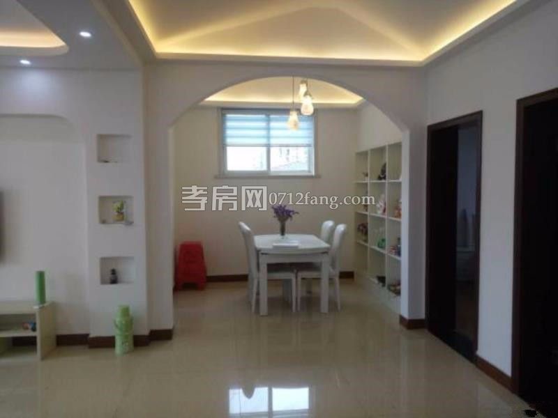 掛口小區(qū)大三房，精裝修，送全套家電，拎包入住