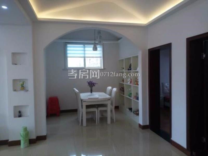 掛口小區(qū)大三房，精裝修，送全套家電，拎包入住