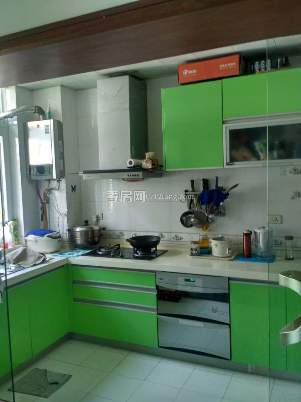 滿二精裝修寶成佳園3室2廳1衛(wèi)107平3樓