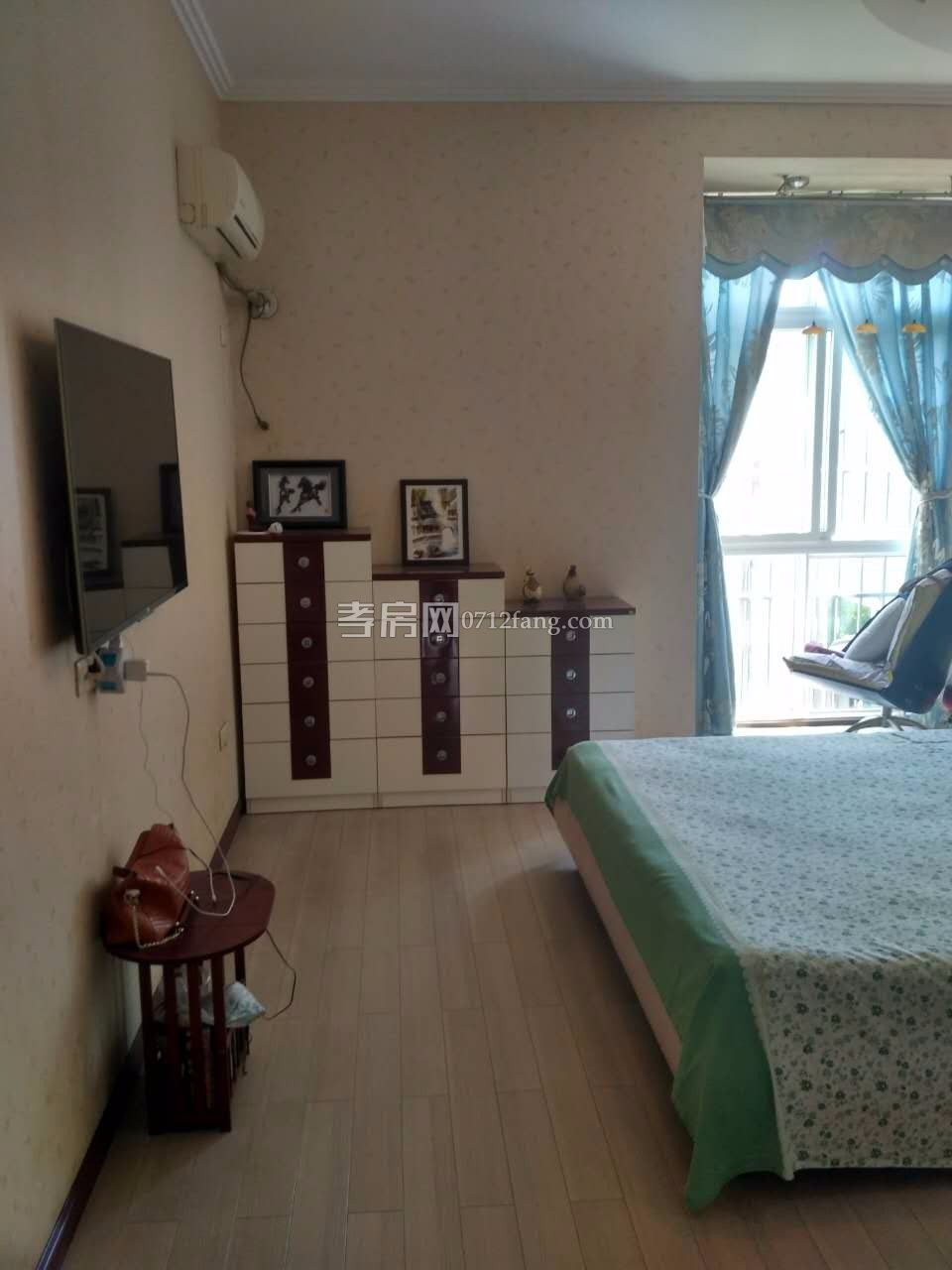 滿二精裝修寶成佳園3室2廳1衛(wèi)107平3樓