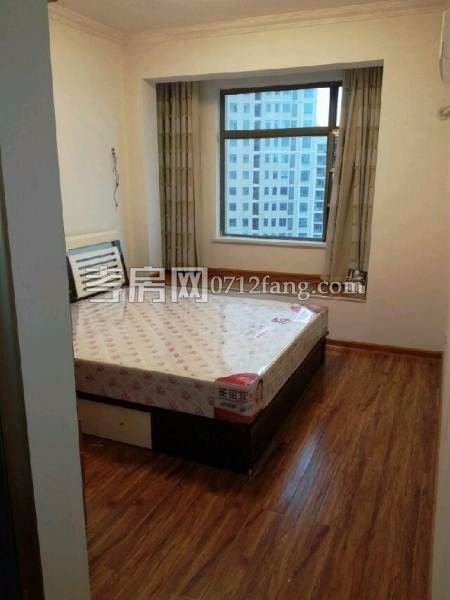 保利佳園一中對(duì)面精裝修