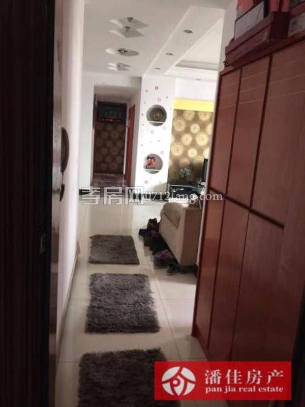 滿二宇濟(jì)商貿(mào)城100平精裝修文化路 楚環(huán)中學(xué)3樓