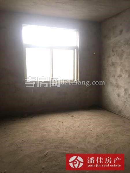 【潘佳房產(chǎn)推薦】【滿二翡翠名都1期137平米中層精裝保持很新帶地暖110萬】