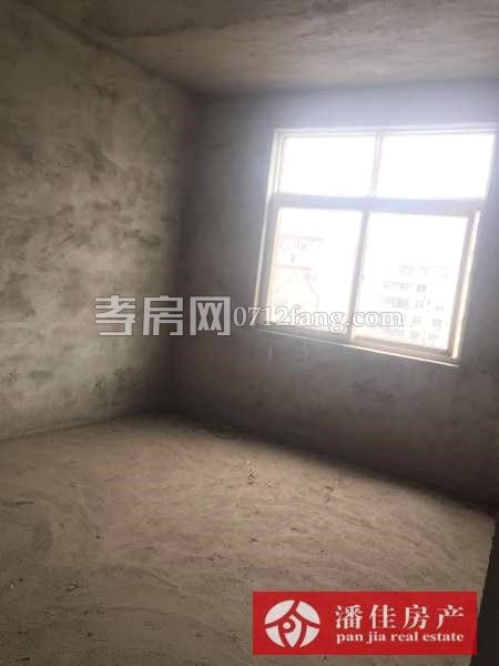 【潘佳房產(chǎn)推薦】【滿二翡翠名都1期137平米中層精裝保持很新帶地暖110萬】