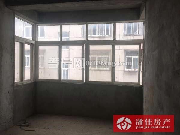 【潘佳房產(chǎn)推薦】【滿二翡翠名都1期137平米中層精裝保持很新帶地暖110萬】