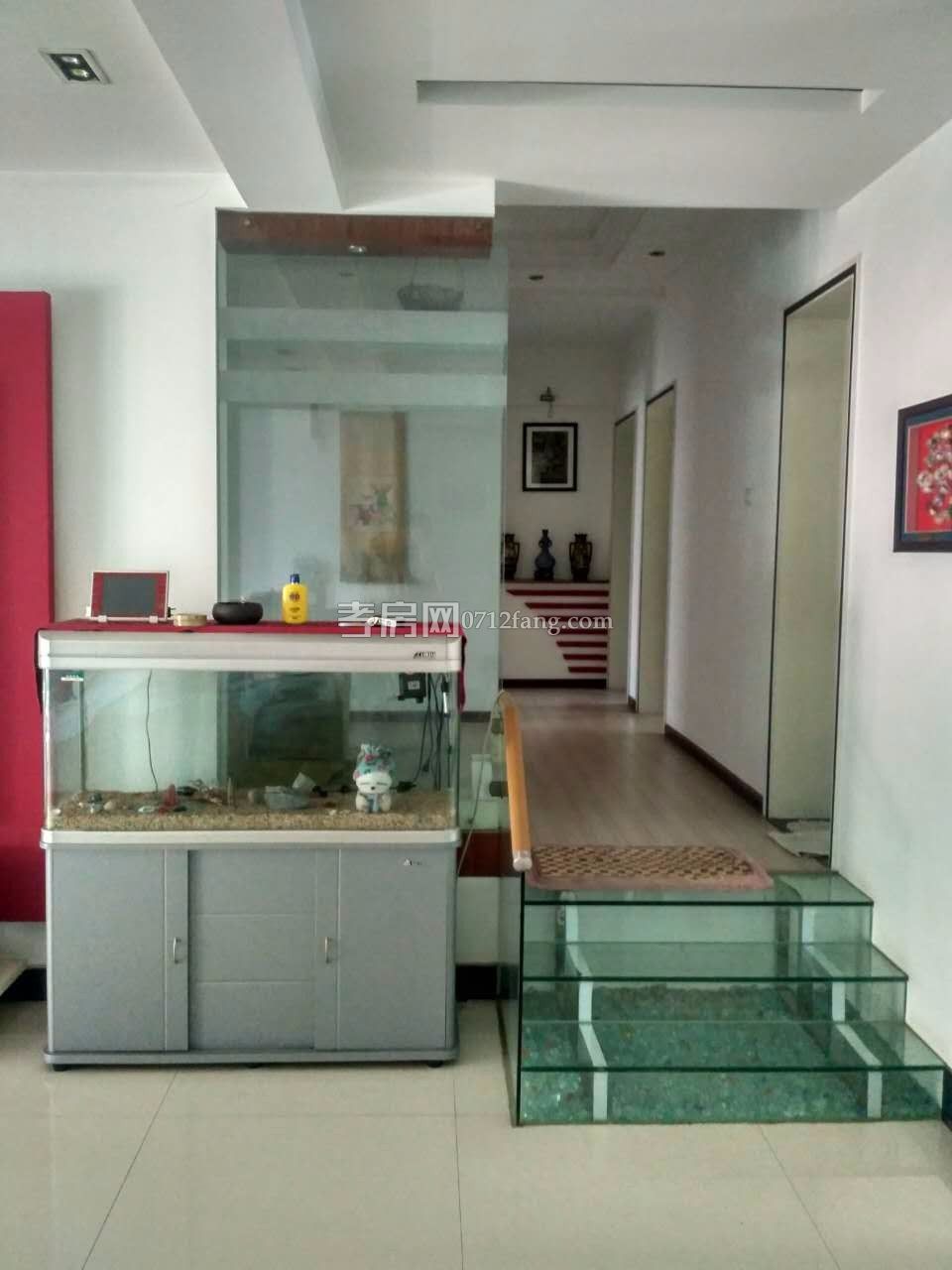 滿二精裝修寶成佳園3室2廳1衛(wèi)107平3樓