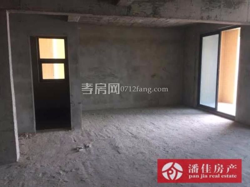 滿二掛口街131平中等裝修三面采光5樓拎包入住