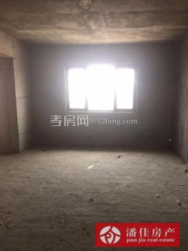 滿二掛口街131平中等裝修三面采光5樓拎包入住