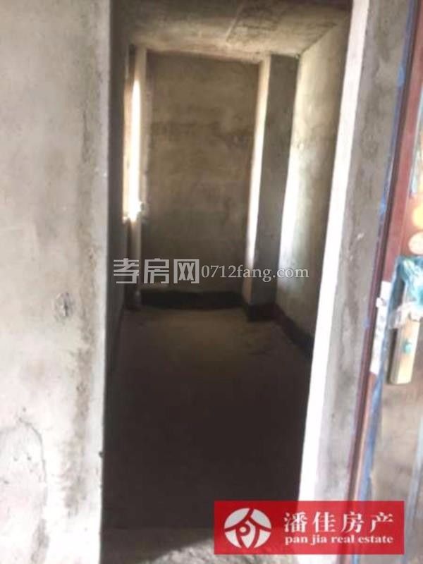 滿二掛口街131平中等裝修三面采光5樓拎包入住