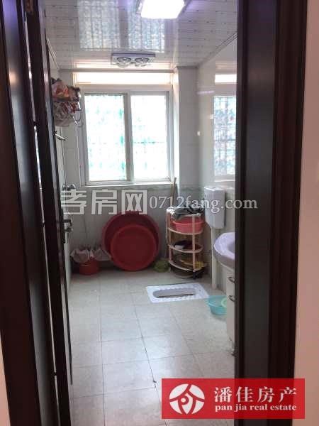 【潘佳房产推荐】泰阳城2/6楼129㎡3室2厅2卫精装配套设施齐全