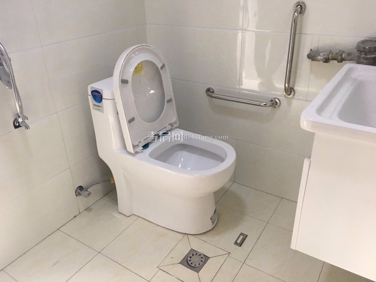 宇濟(jì)時(shí)代廣場家電家具齊全拎包入住