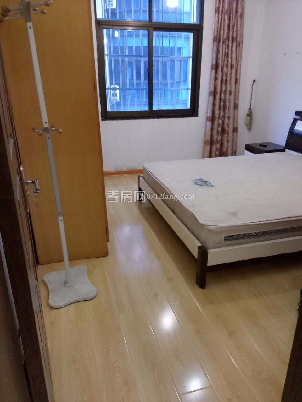 宇濟(jì)時(shí)代廣場家電家具齊全拎包入住