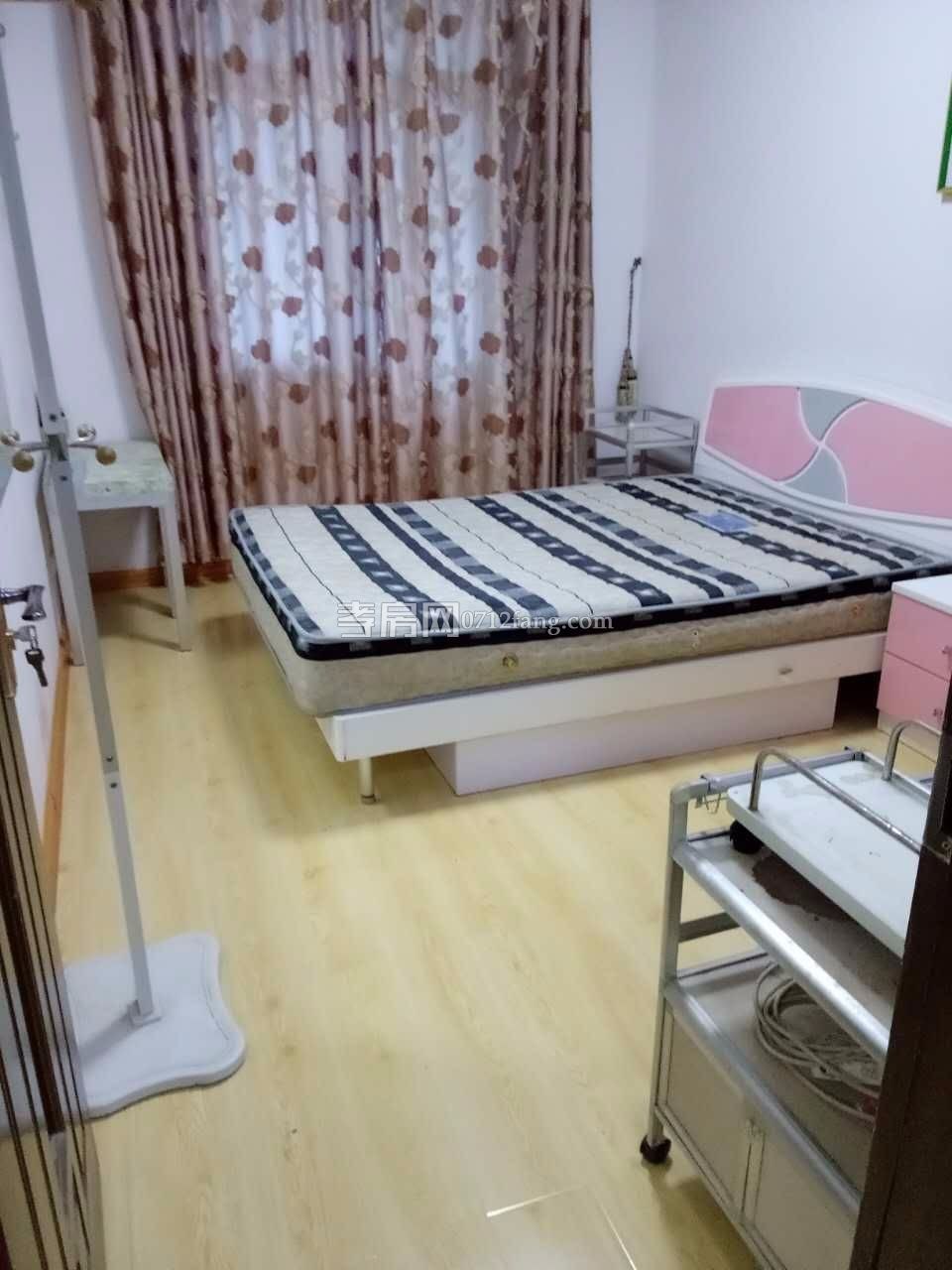 宇濟(jì)時(shí)代廣場家電家具齊全拎包入住