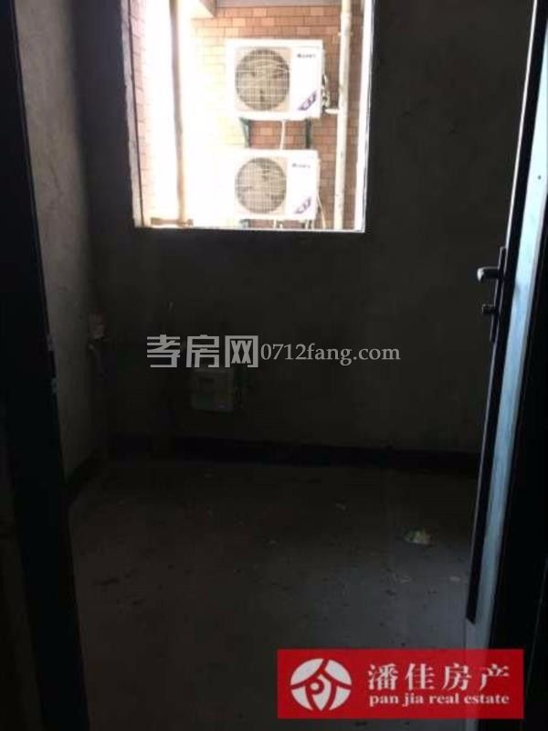 給小孩一個(gè)未來 實(shí)小文昌學(xué)校 電信小區(qū)3室2廳1衛(wèi)101平