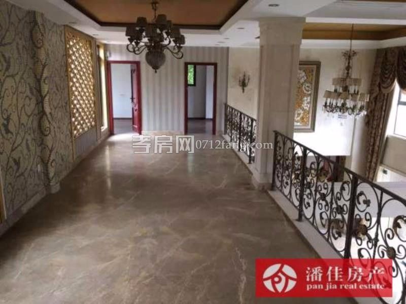 中都巴黎城3室2廳1衛(wèi)95平毛坯中層