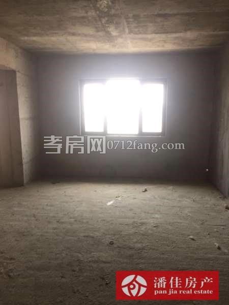 【潘佳房產(chǎn)推薦】灣流匯中間樓層110平米毛坯90萬(wàn)