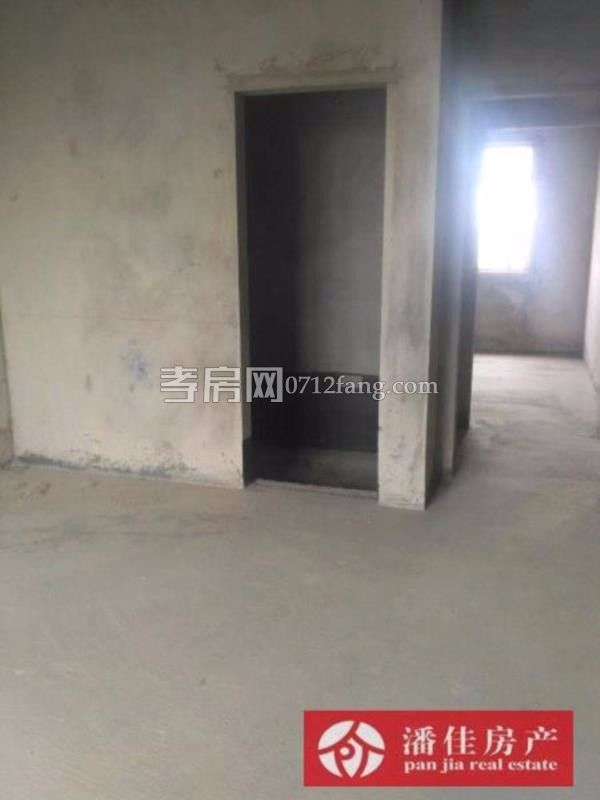 滿二體育館旁小康新村2室2廳1衛(wèi)109平精裝修拎包入住