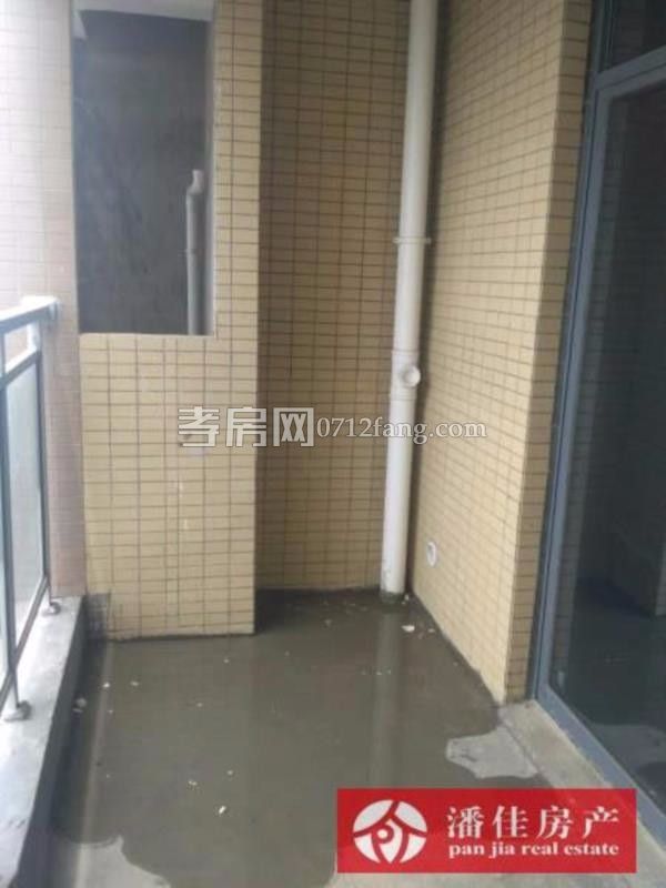 滿二體育館旁小康新村2室2廳1衛(wèi)109平精裝修拎包入住