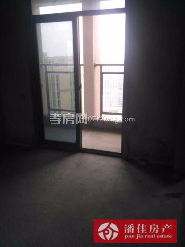 滿二體育館旁小康新村2室2廳1衛(wèi)109平精裝修拎包入住