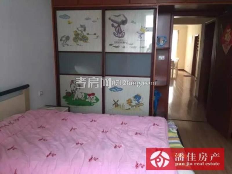 滿兩年濱湖天地蘭苑4室2廳2衛(wèi)2陽臺南北通透采光好