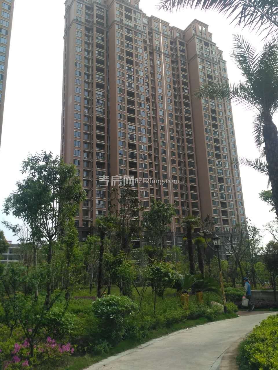 鼎觀世界3室2廳1衛(wèi)98平精裝修準(zhǔn)新房中間樓層