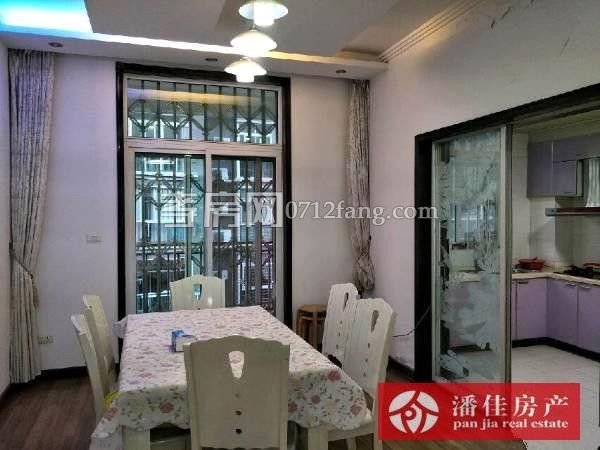 毛坯房 錦繡后湖 3室2廳2衛(wèi) 中間樓層66萬滿二