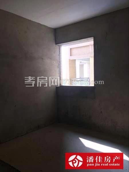 滿二掛口街131平中等裝修三面采光5樓拎包入住