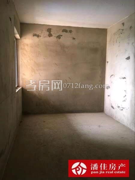 滿二掛口街131平中等裝修三面采光5樓拎包入住