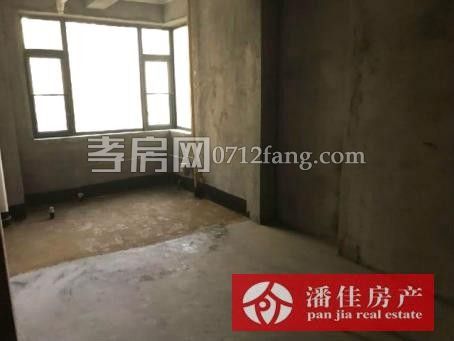 滿(mǎn)兩年北京一路合力公寓125.8平方2樓三居室62萬(wàn)