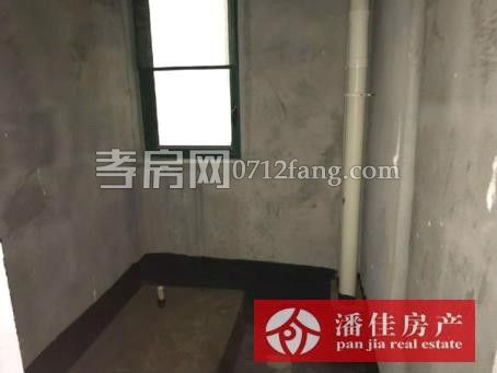 滿(mǎn)兩年北京一路合力公寓125.8平方2樓三居室62萬(wàn)