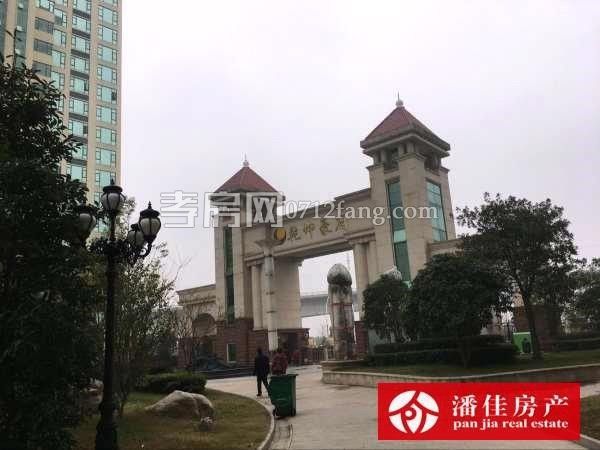 滿(mǎn)兩年北京一路合力公寓125.8平方2樓三居室62萬(wàn)