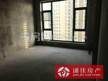 滿(mǎn)兩年北京一路合力公寓125.8平方2樓三居室62萬(wàn)