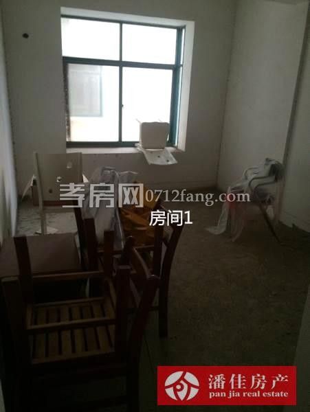 玉泉楚環(huán)雙 87平精裝修4樓2居室43萬